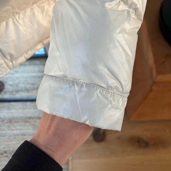 TNA Superpuff in Pearlescent White - Picture 3 of 13